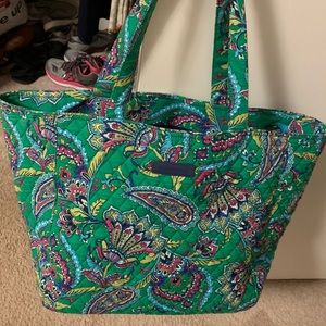 Vera Bradley Grand Tote 2.0 Emerald Paisley new